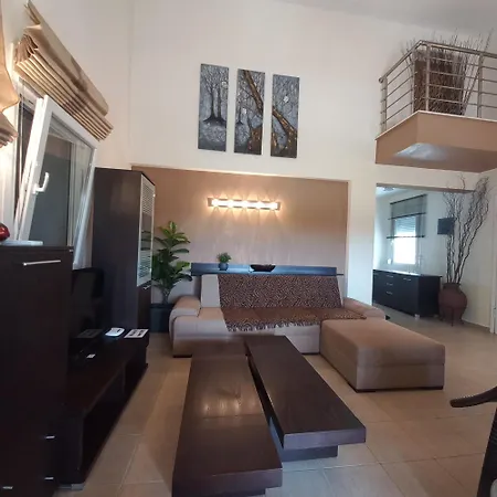Paralia Ofriniou Beautiful House Karianí