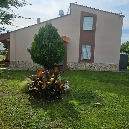 Paralia Ofriniou Beautiful House * Karianí