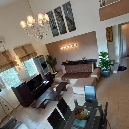 Villa Paralia Ofriniou Beautiful House